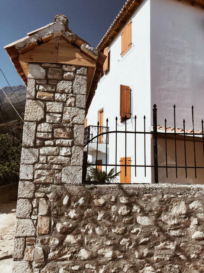 Old Town Hotel Dhermi Exterior photo